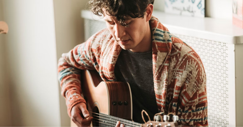 Top 5 des meilleures guitares pour adulte débutant : choisissez le bon modèle