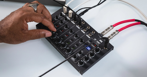 Korg NTS-4 : le mixeur qui relie hardware et DAW