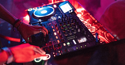 Top 5 des tables de mixage pour débuter : Vos premiers pas en Djing