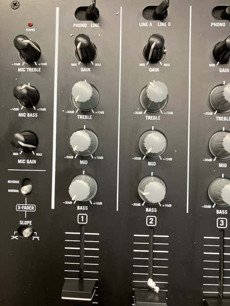 Numark M4 - Stock B