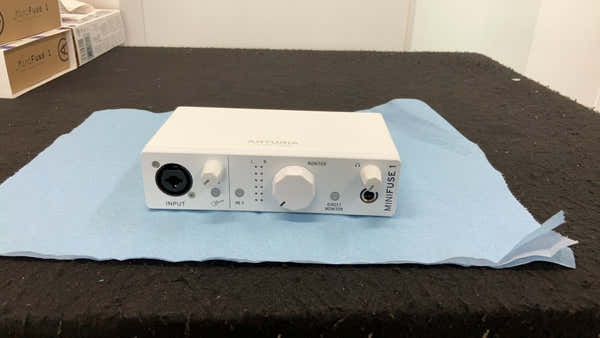 Arturia MiniFuse 1 White - Stock B