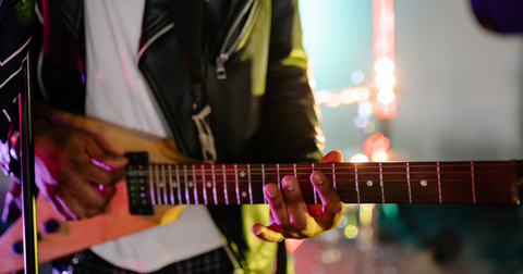 Les 5 accessoires guitare à moins de 30€ que tout guitariste devrait avoir