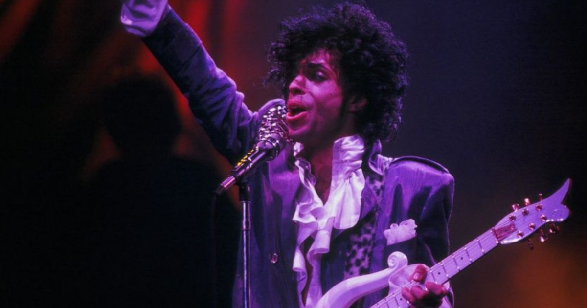 Prince et sa Cloud Guitar : l&rsquo;instrument aussi flamboyant que l&rsquo;artiste