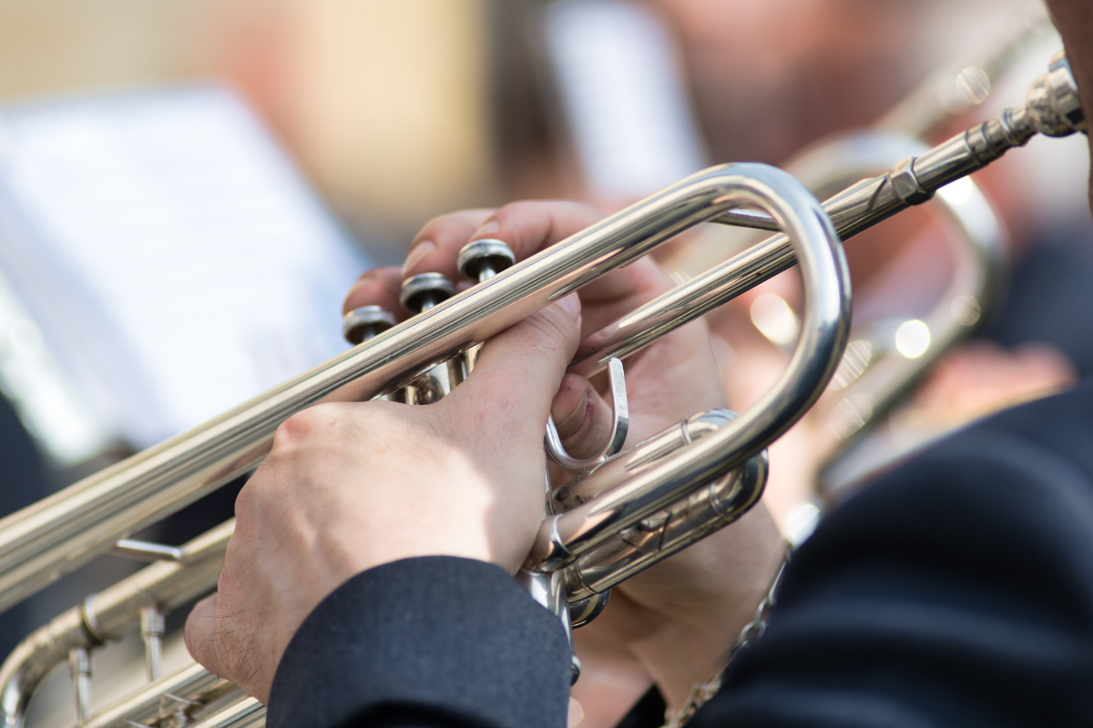 Quels sont les instruments de la famille des cuivres ? Guide complet