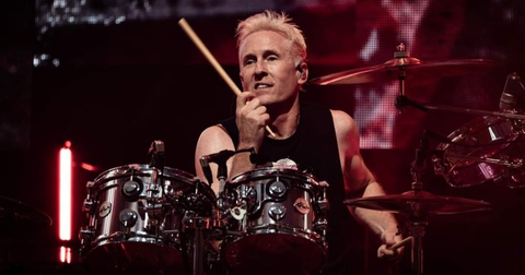 Josh Freese renvoyé des Foo Fighters : le batteur brise le silence
