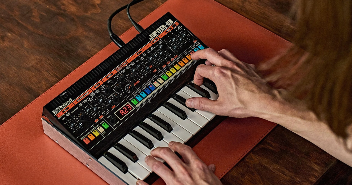 Roland dévoile le JUPITER-08, le légendaire JUPITER-8 en format mini
