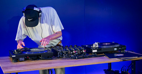 Matériel DJ débutant : le guide d’achat complet pour bien s’équiper