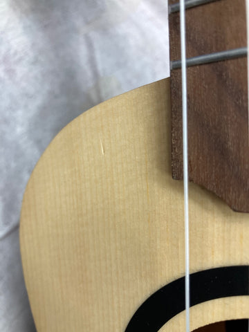 Tiki TKU150TE Ukulele Ténor Slim Arched Back - Stock B