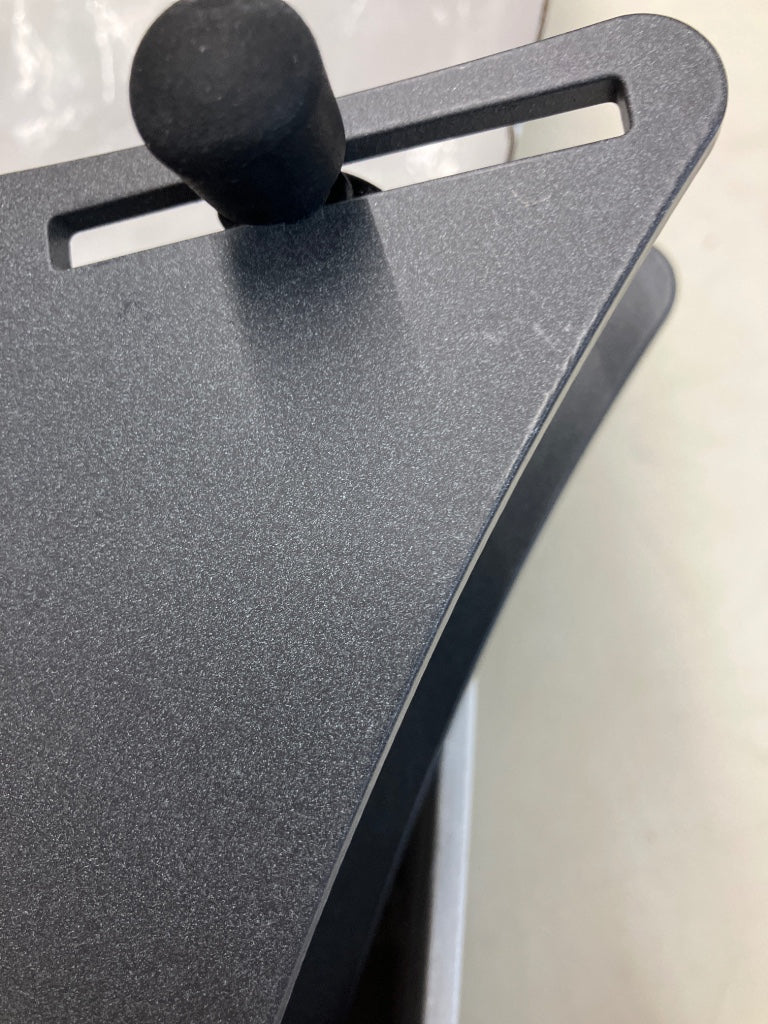 PIED DE TABLE POUR ORDINATEUR - Stock B