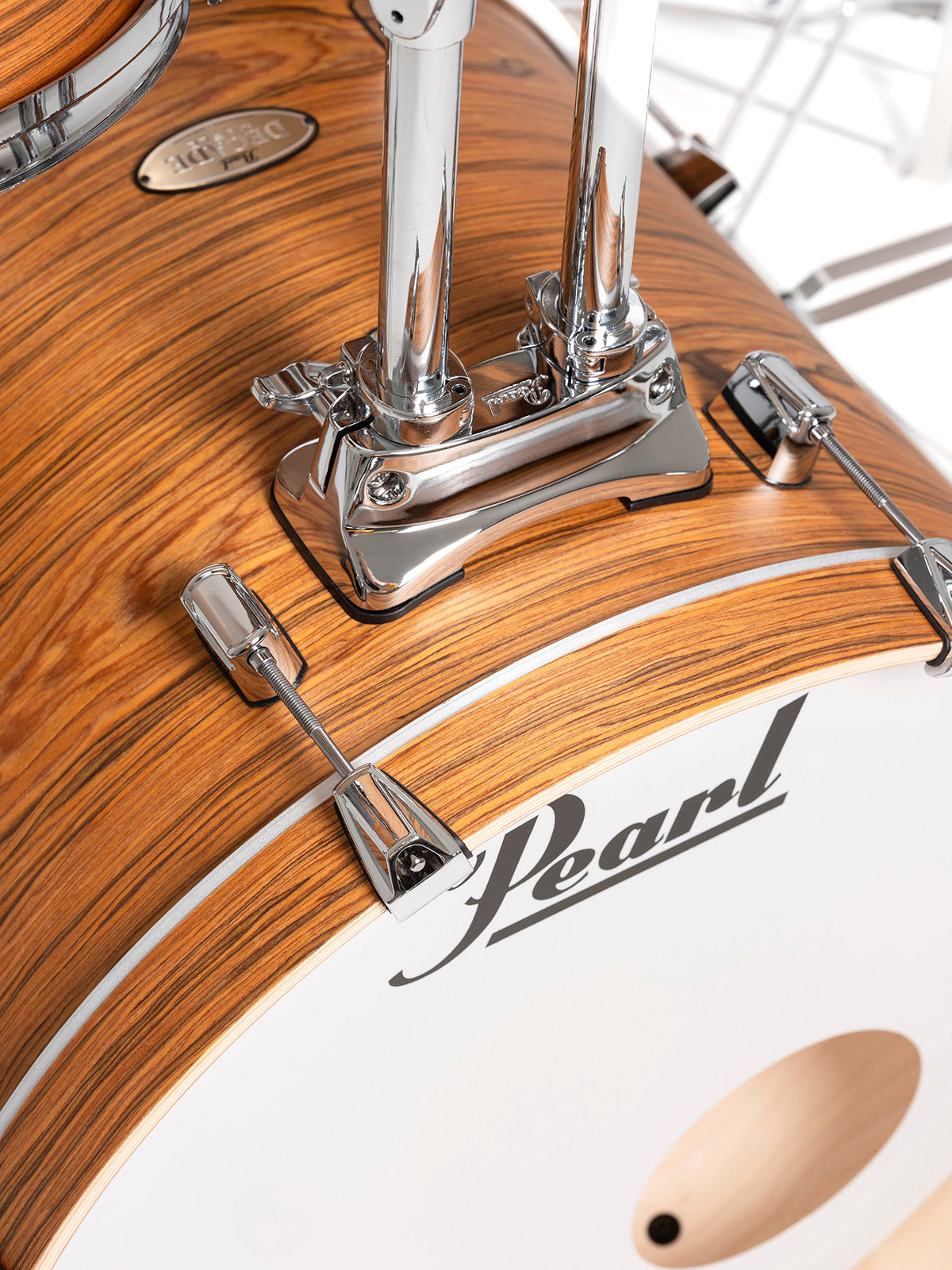 Decade Maple Artisan Fusion 20" Satin Caramel Veil + HWP-834