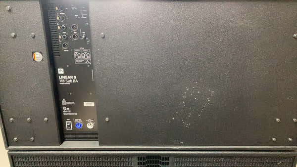 HK Audio Subwoofers amplifiés - 18" ampli - Stock B