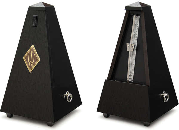 Pyramidal Chene Noir Mat 809