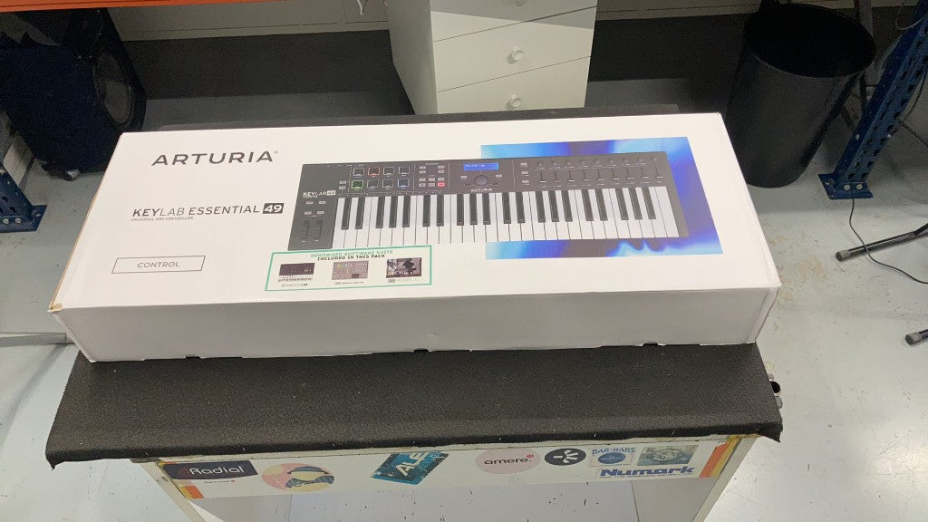 KEYLAB ESSENTIAL 49 BK - Stock B