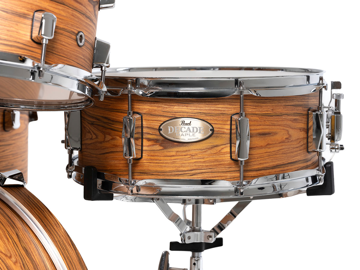 Decade Maple Artisan Fusion 20" Satin Caramel Veil + HWP-834