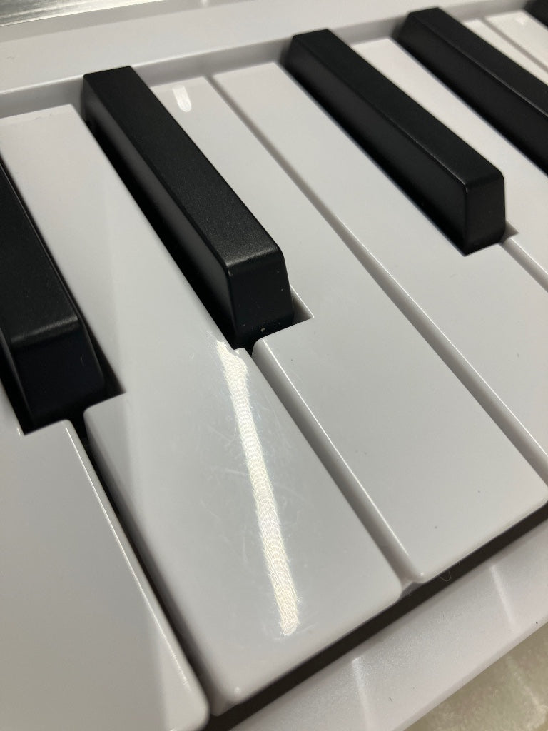 Microkorg MK2 White - Stock B