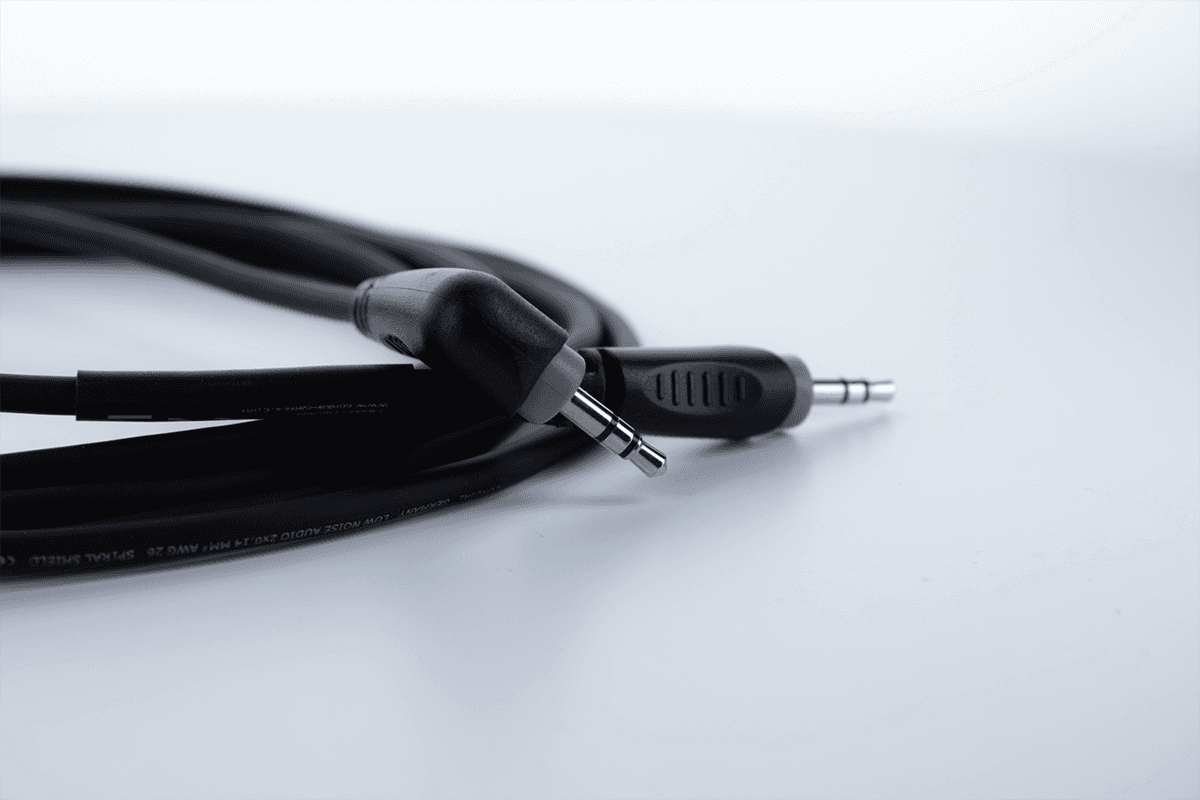 Câble Audio Stéréo Mini-jack Droit /Coudé 50 CM