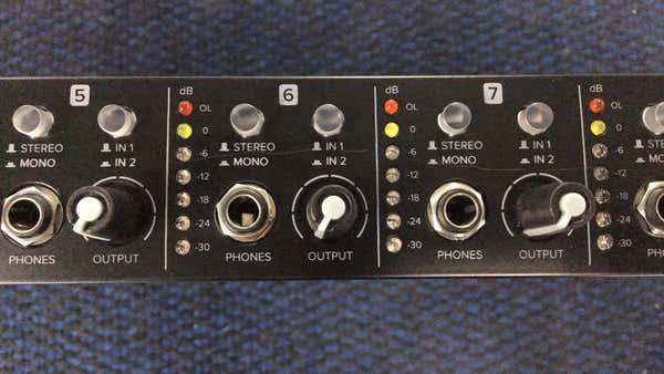 Mackie HM-800 - Stock B