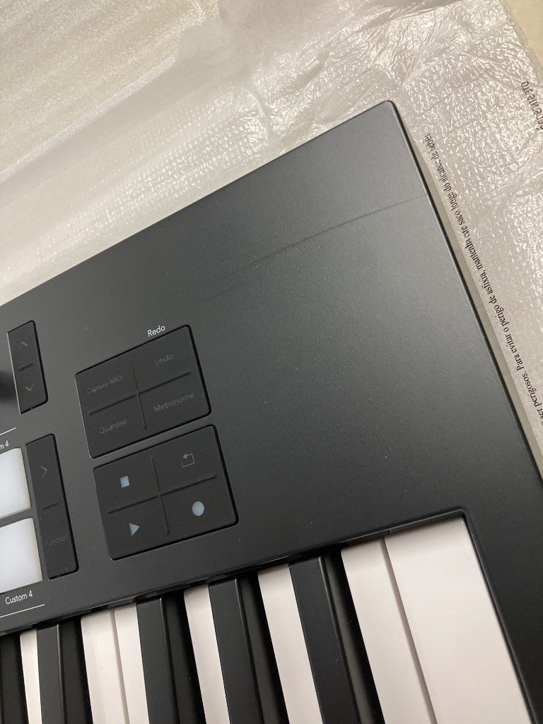Launchkey 37 MK4 - Stock B
