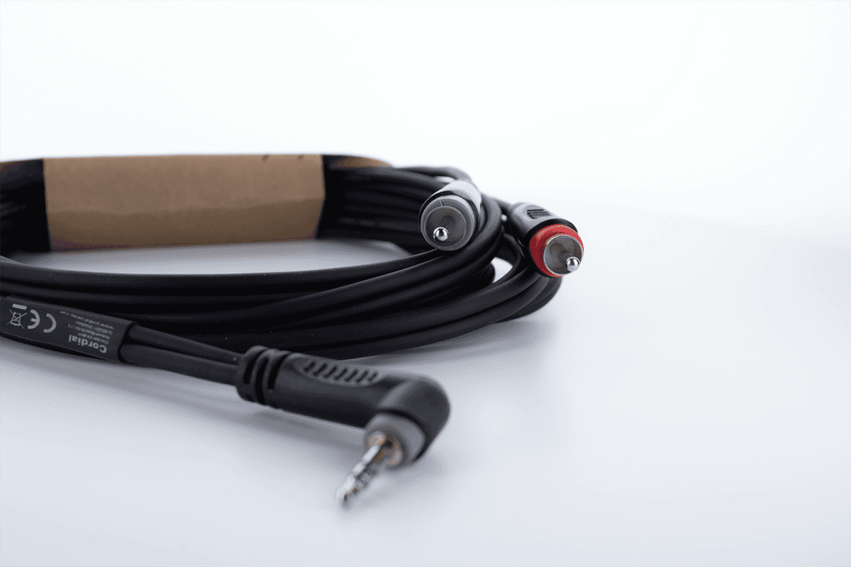 Câble Y Bretelle Mini-jack Stéréo Coudé / 2 RCA 1,5 M