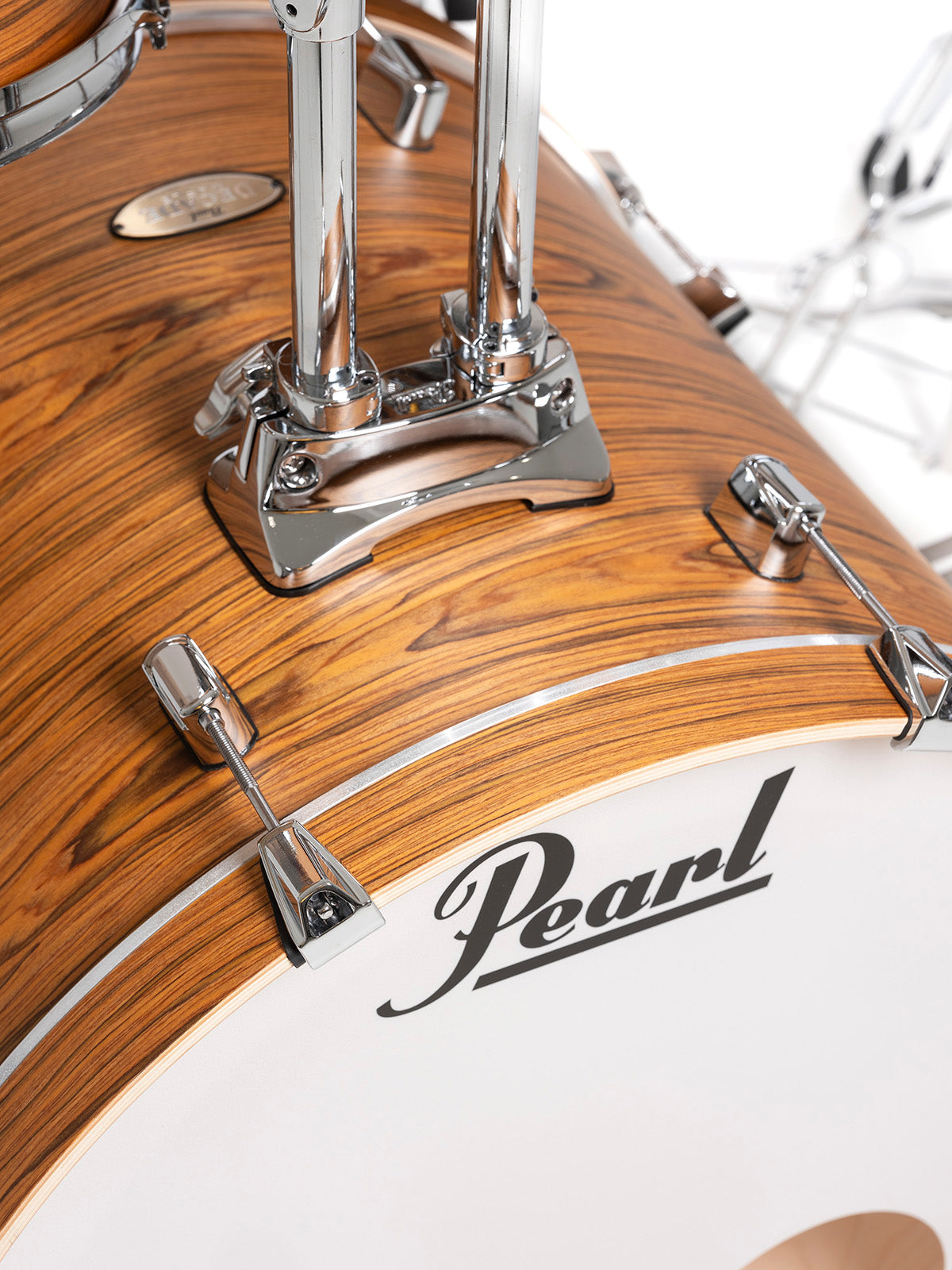Decade Maple Artisan Rock 22" Satin Caramel Veil (Sans Hardware)