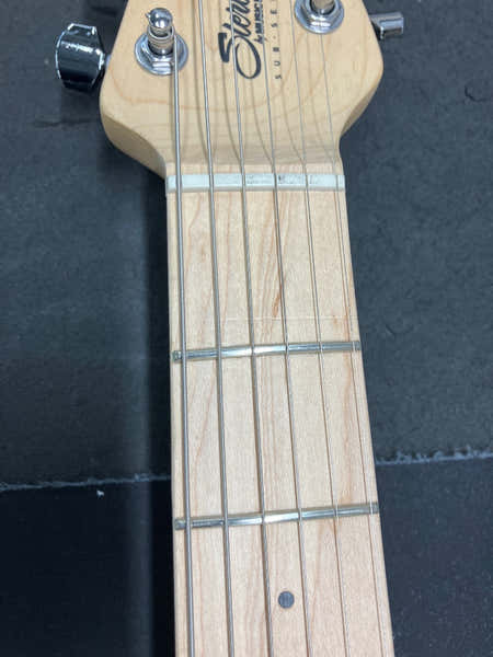 STERLING BY MUSIC MAN Sterling Sub AX3qm Spectrum Red - Stock B