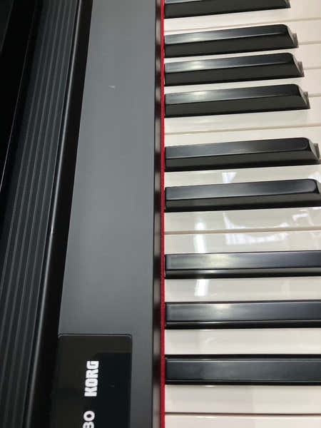 Korg LP-180 BK - Stock B