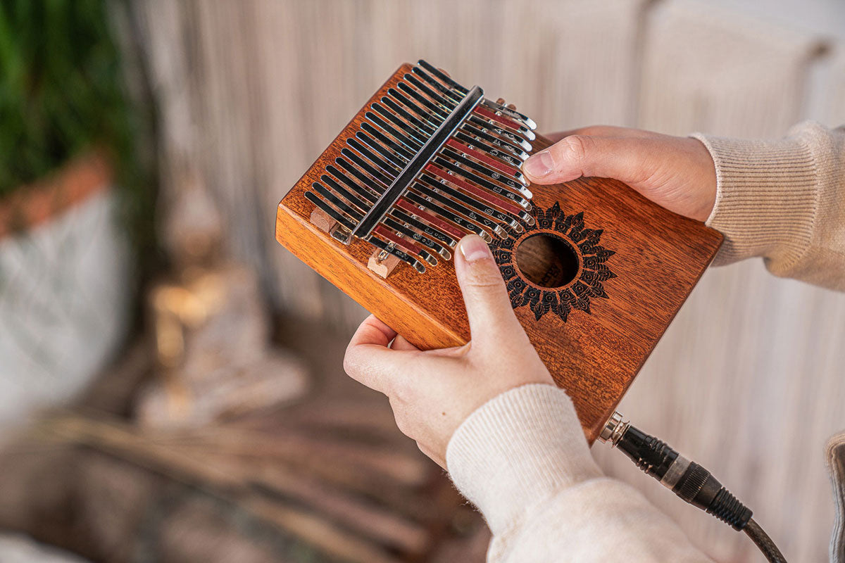 Kalimba Electro Acoustique 17 Notes Do Majeur