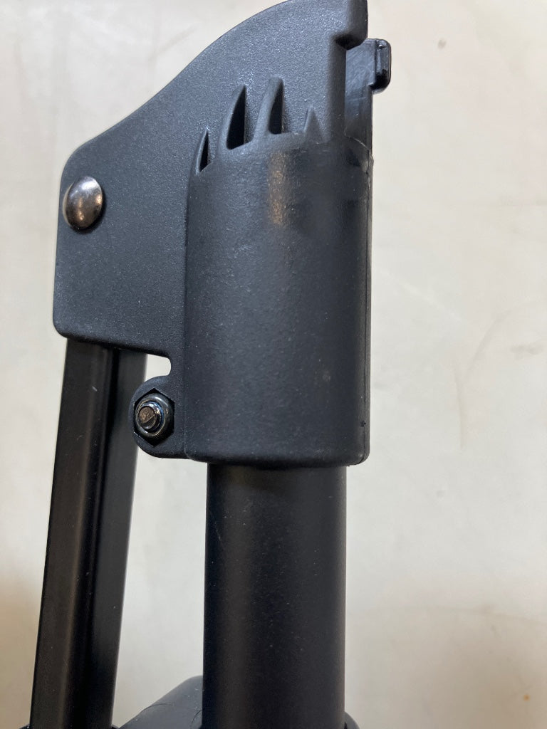 GS/508 Stand Guitare Universel Autobloquant - Stock B